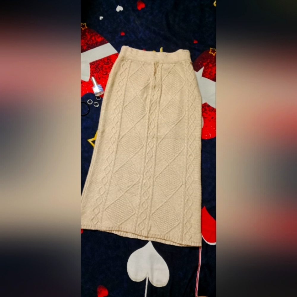 Interview biege long skirt